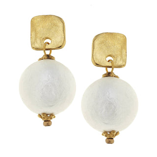 Pair of earrings with gold and cotton pearls