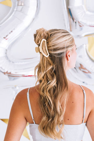 Open Champagne Toast Medium Hair Clip