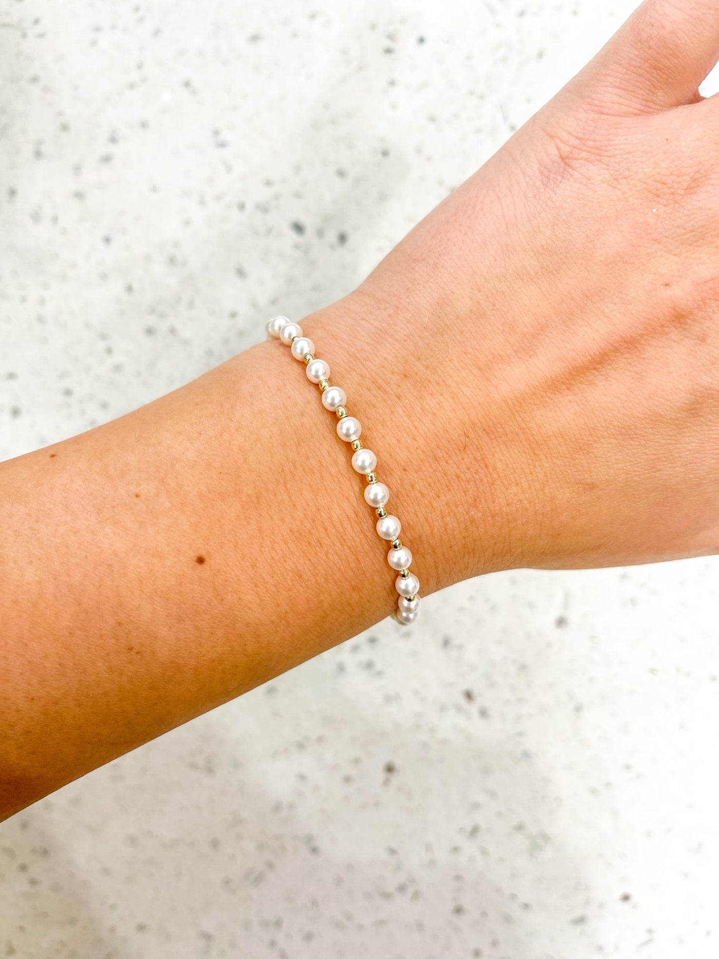 Classic Grateful Pattern 4mm Bead Bracelet - Pearl