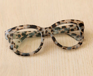 Center Stage Progressive Glasses | Gray Tortoise