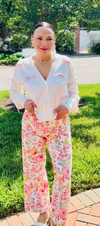 Floral print pants.