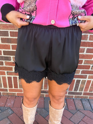 Lace-Trim Pocket Shorts | Black