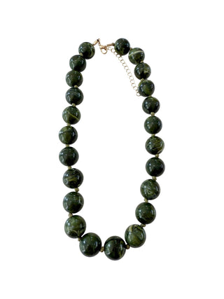 Necklace with green beads 