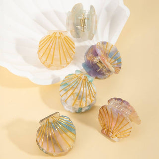 Shell-shaped hair clip set.