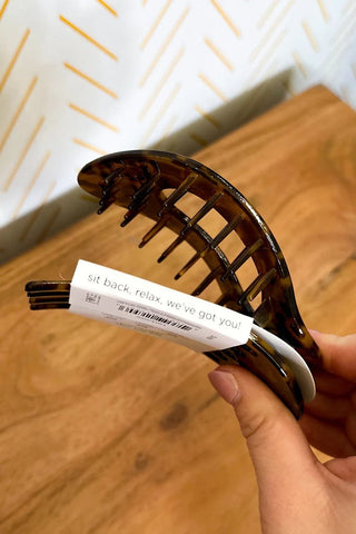 Tortoise Large Flat Round Clip