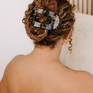 Tortoise Large Flat Round Clip