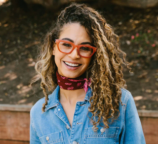 Flora Reading Glasses Coral/Black Marble